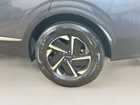Used 2023 Kia Sportage LX AWD/4WD image 6