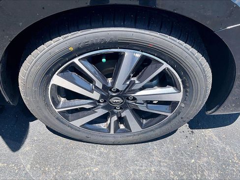 Used 2025 Nissan Versa SV FWD image 8