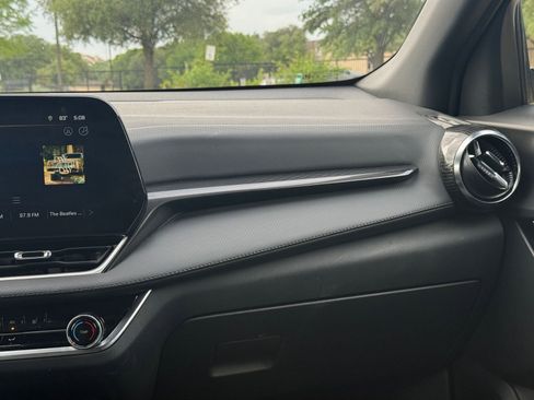 Used 2025 Chevrolet Equinox LT image 37