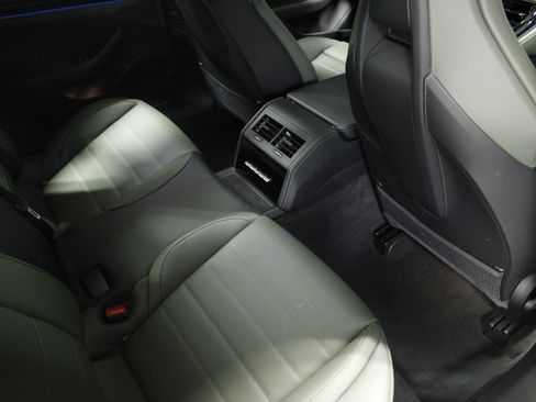 Used 2025 Porsche Panamera 4 image 40