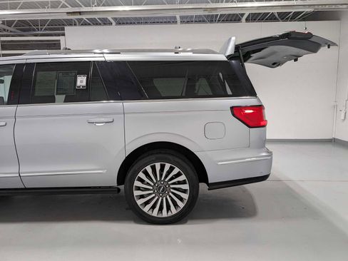 Used 2020 Lincoln Navigator L Reserve w/ Luxury Package image 11