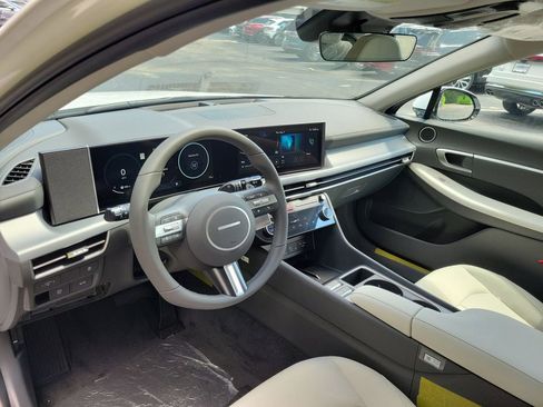 New 2025 Hyundai Sonata SEL FWD image 8