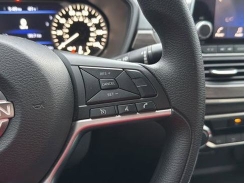 Used 2023 Nissan Altima 2.5 SV AWD/4WD image 16