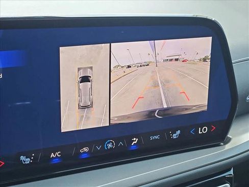 New 2026 Chevrolet Traverse LT w/ Driver Confidence Package image 13