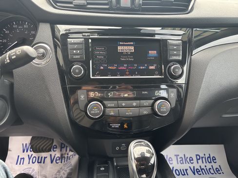 Used 2022 Nissan Rogue Sport SV w/ Technology Package AWD/4WD image 12