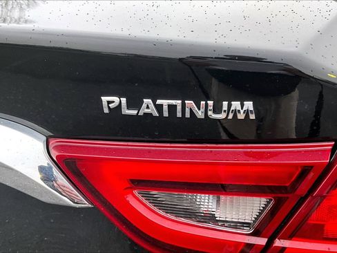 Used 2018 Nissan Maxima Platinum image 8