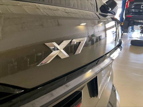 Used 2026 BMW X7 xDrive40i w/ Executive Package AWD/4WD image 9