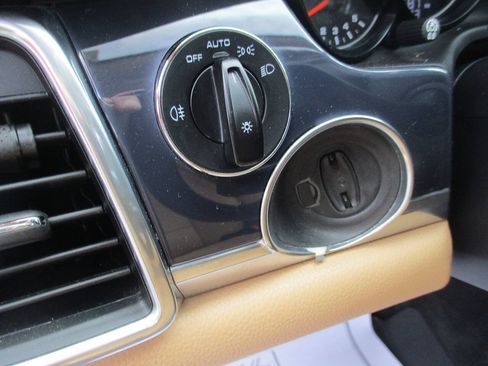 Used 2013 Porsche Panamera image 20