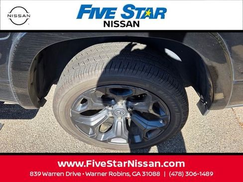 Used 2020 RAM 1500 Limited w/ Black Appearance Package AWD/4WD image 8
