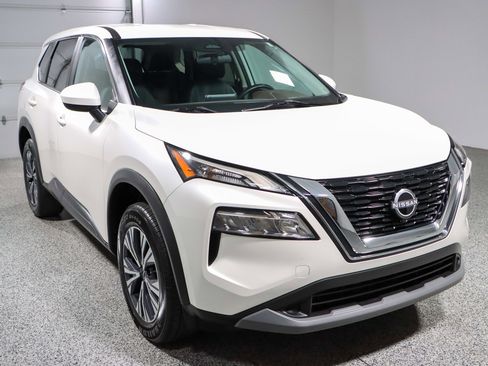 Used 2023 Nissan Rogue SV FWD image 5