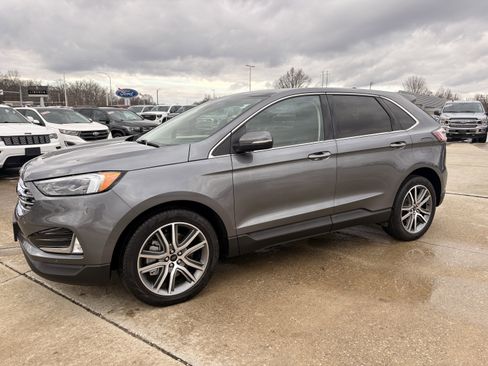 Used 2024 Ford Edge Titanium w/ Equipment Group 301A image 3