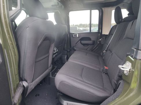 Used 2023 Jeep Wrangler Unlimited w/ Cold Weather Group image 6