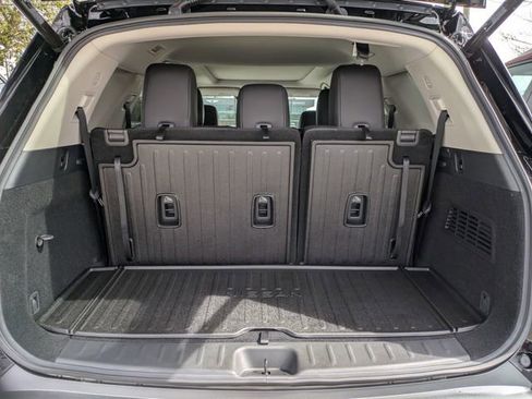 New 2026 Nissan Pathfinder Platinum image 32