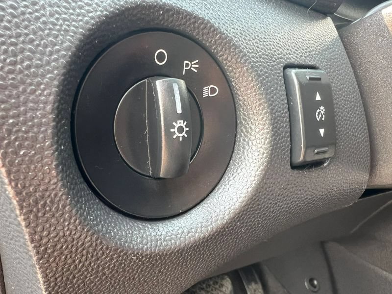 Used 2013 Ford Fiesta SE FWD image 23