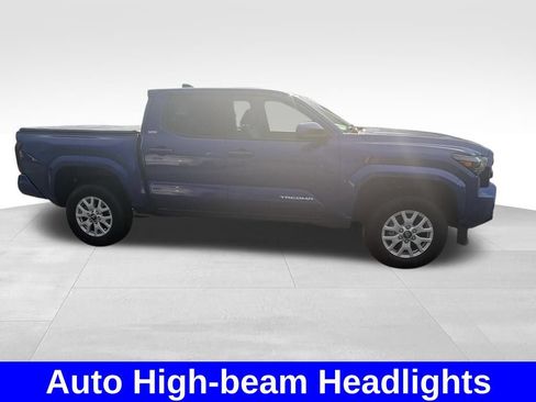 Used 2025 Toyota Tacoma SR5 AWD/4WD image 8