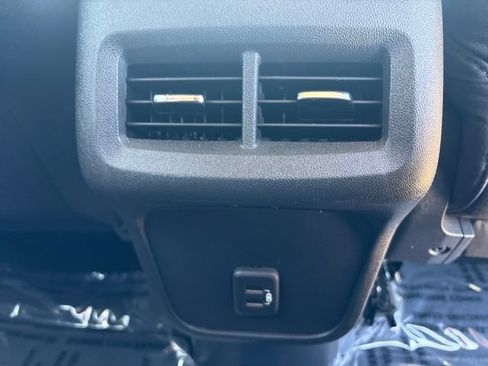 Used 2023 GMC Terrain SLE w/ Driver Convenience Package FWD image 26