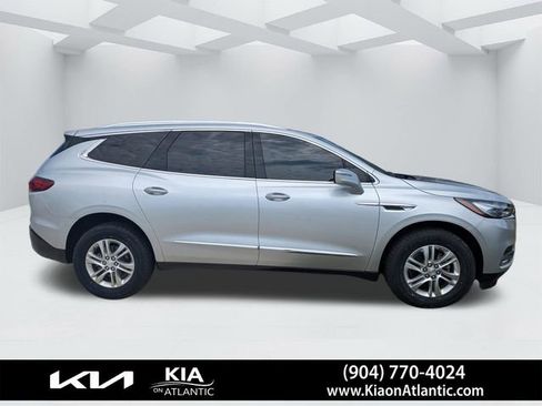 Used 2021 Buick Enclave Essence w/ Sound and Sites Package FWD image 2