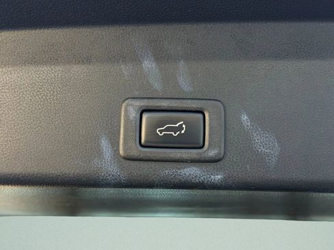 Used 2019 Subaru Ascent Limited w/ Popular Package #3 image 18