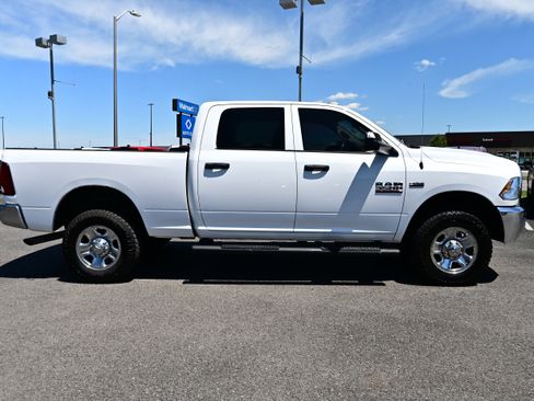 Used 2018 RAM 3500 Tradesman w/ Chrome Appearance Group AWD/4WD image 5