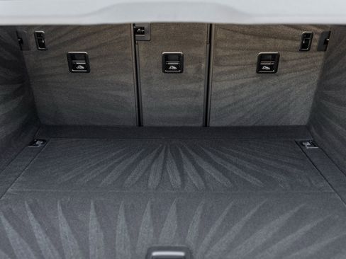 New 2026 Porsche Macan GTS image 35