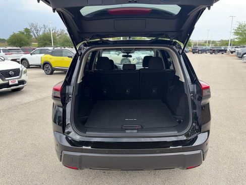 Used 2025 Nissan Rogue S FWD image 28