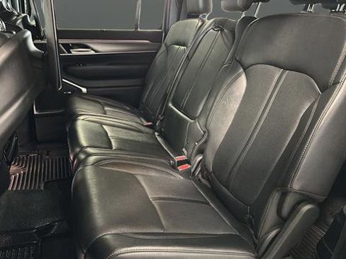 Used 2023 Jeep Wagoneer L Series II w/ Convenience Group I RWD image 21