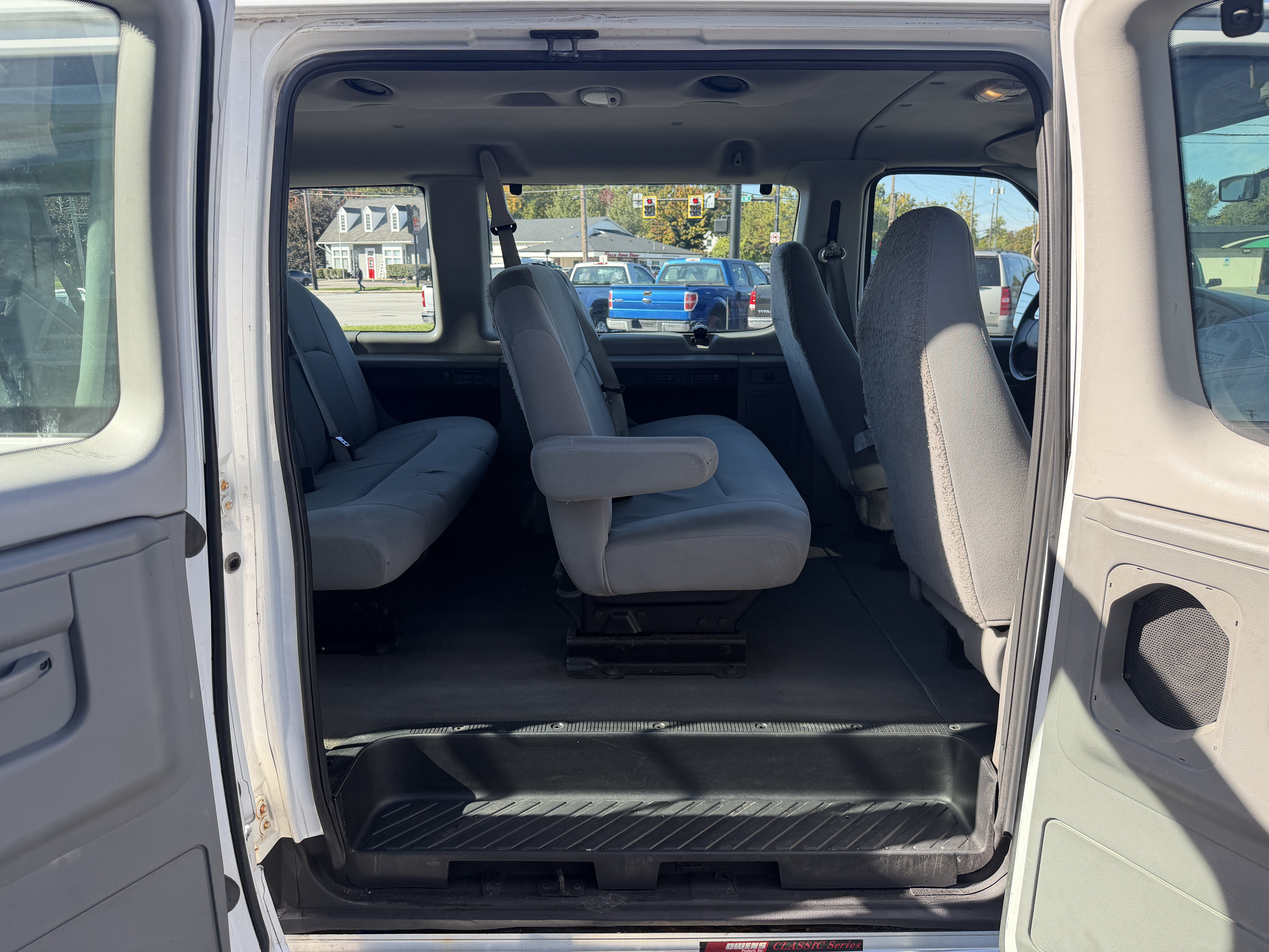Used 2008 Ford E-350 and Econoline 350 XL RWD image 15