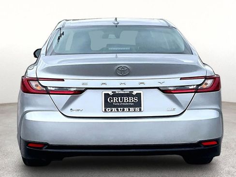 Used 2025 Toyota Camry LE FWD image 5
