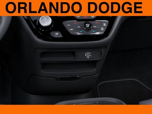 New 2026 Chrysler Pacifica Select image 24