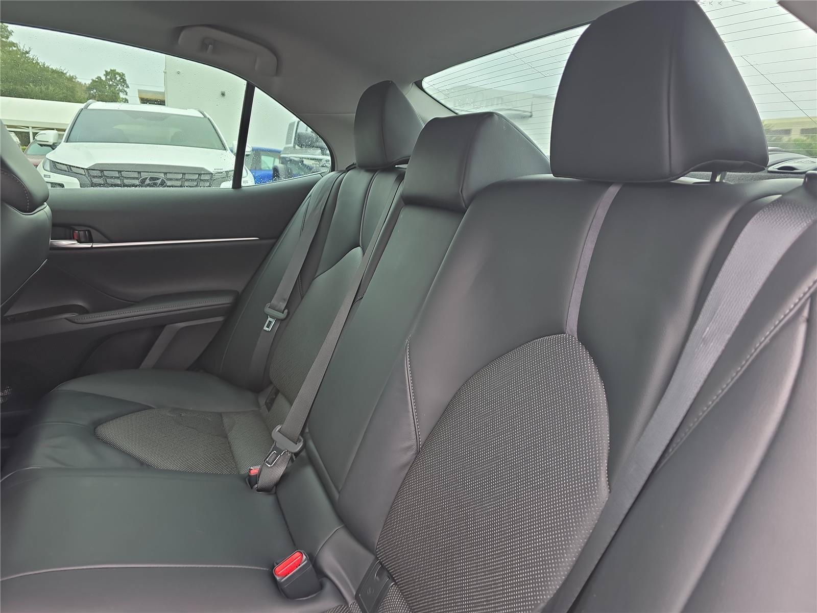 Used 2022 Toyota Camry XLE w/ Navigation Upgrade Package FWD image 12
