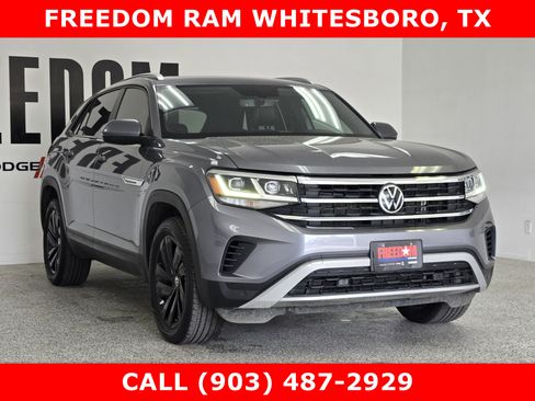 Used 2022 Volkswagen Atlas Cross Sport SE AWD/4WD image 2