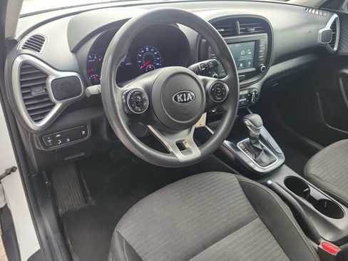 Used 2020 Kia Soul S FWD image 13