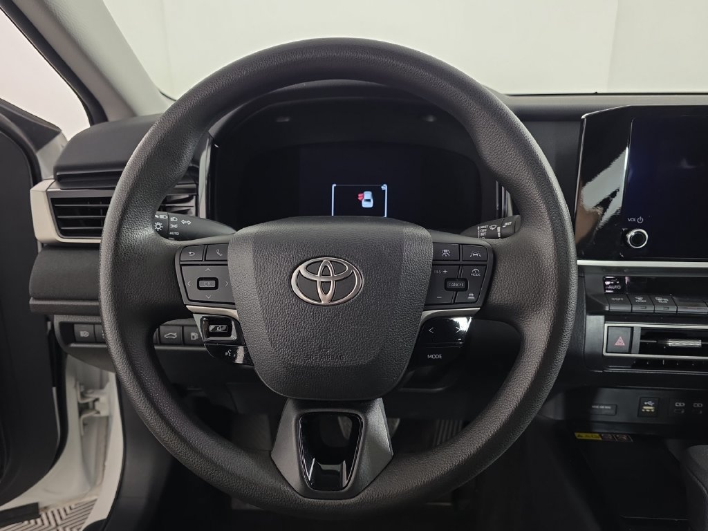 Used 2025 Toyota Camry LE FWD image 13