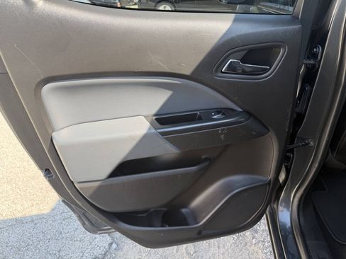 Used 2016 Chevrolet Colorado Z71 AWD/4WD image 15
