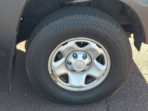 Used 2012 Toyota Tacoma 4x4 Regular Cab image 11