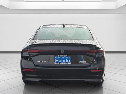 Used 2025 Honda Accord Sport image 6