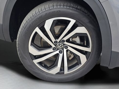 Used 2022 Volkswagen Atlas SEL AWD/4WD image 18