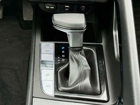 Used 2024 Hyundai Elantra Blue image 27