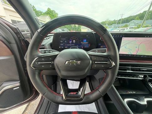 Used 2025 Chevrolet Traverse RS w/ LPO, Floor Liner Package AWD/4WD image 44