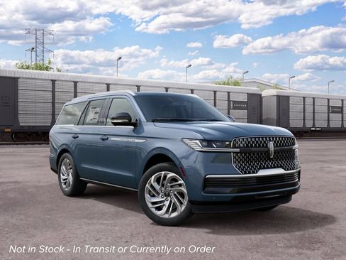 New 2027 Lincoln Navigator Reserve AWD/4WD image 4