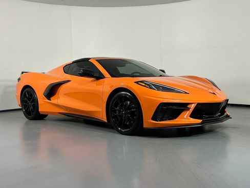 Used 2024 Chevrolet Corvette Stingray Preferred Cpe w/ Z51 Performance Package RWD image 5