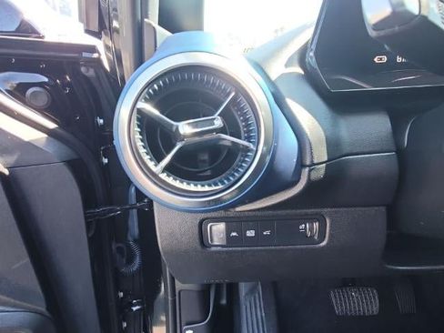Used 2024 Chevrolet Equinox EV LT w/ LPO, Active Package FWD image 18