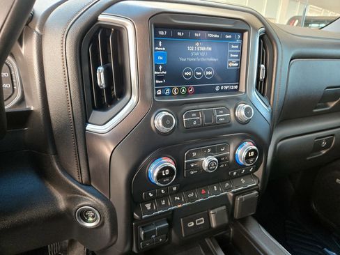 Used 2020 GMC Sierra 2500 AT4 w/ AT4 Premium Package image 16