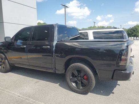 Used 2017 RAM 1500 Express w/ Express Value Package RWD image 4