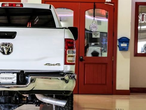 Used 2024 RAM 2500 Big Horn w/ Off Road Package AWD/4WD image 43