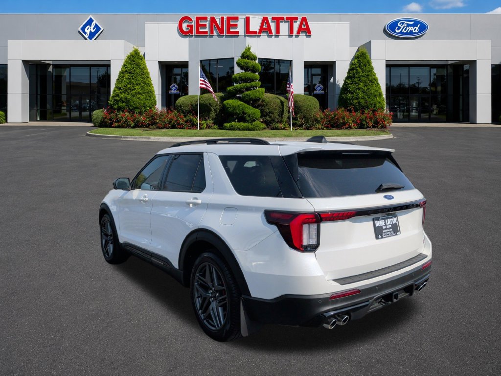 Used 2025 Ford Explorer ST AWD/4WD image 5