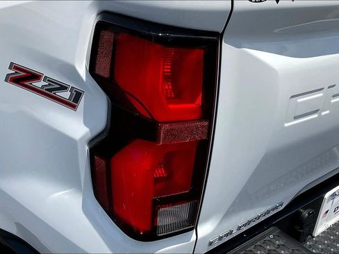 Used 2024 Chevrolet Colorado Z71 w/ Z71 Convenience Package 2 image 29