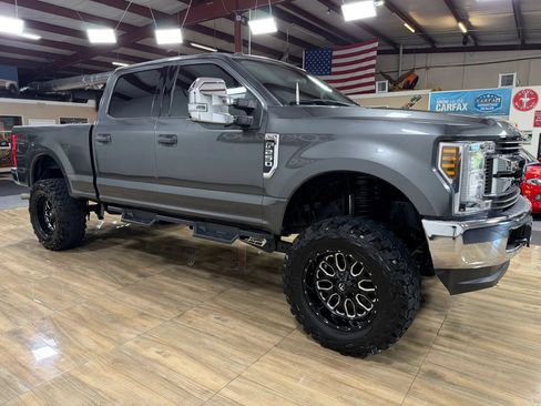 Used 2018 Ford F250 XLT w/ Snow Plow Prep Package AWD/4WD image 3