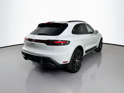 Certified 2026 Porsche Macan image 7