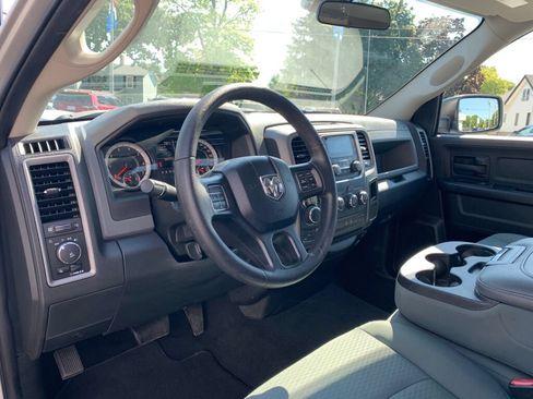 Used 2017 RAM 1500 Express AWD/4WD image 11